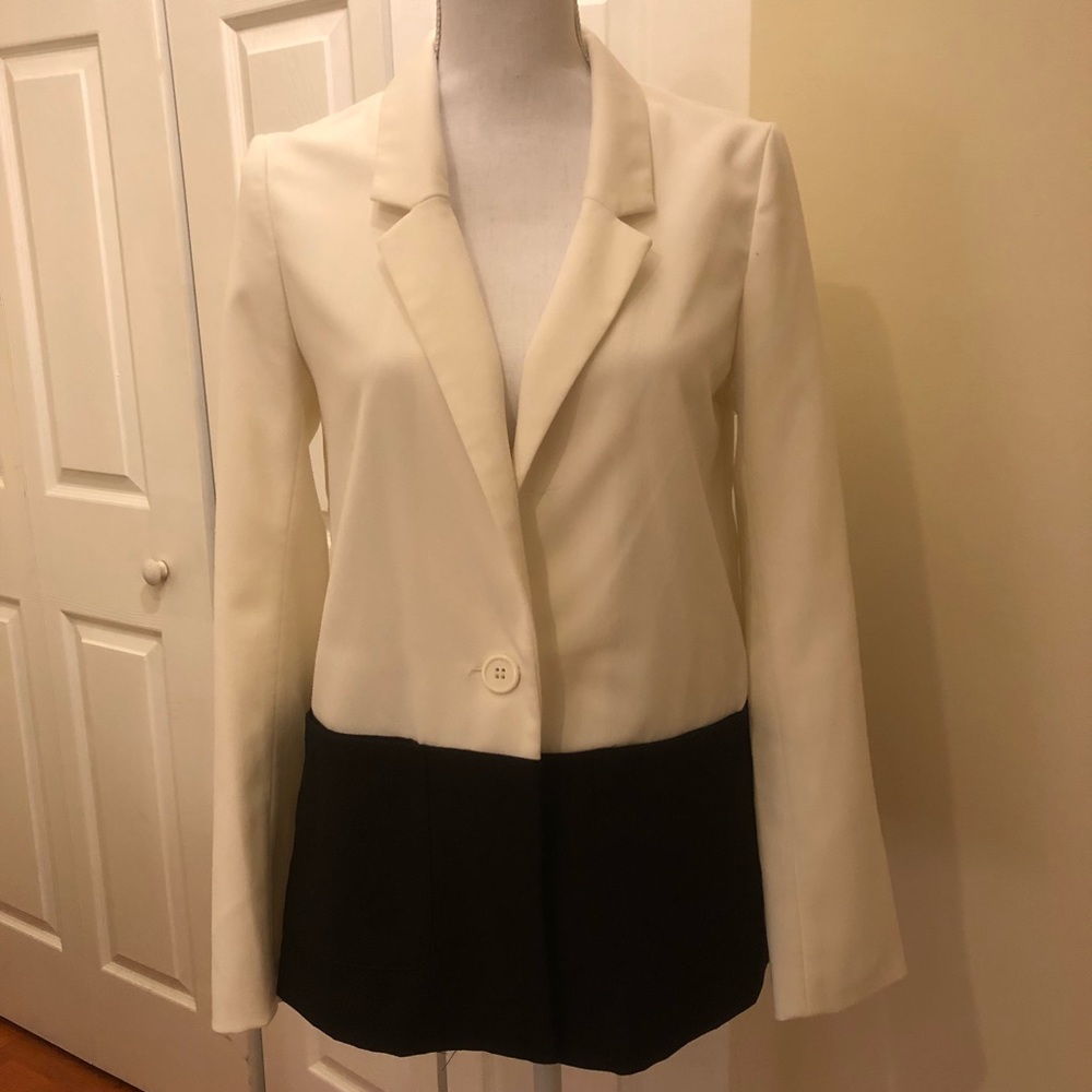 Black/white blazer